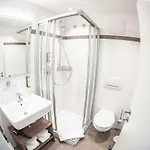 Cityapartments Klimatisiert Πανσιόν Φριντρισχάφεν